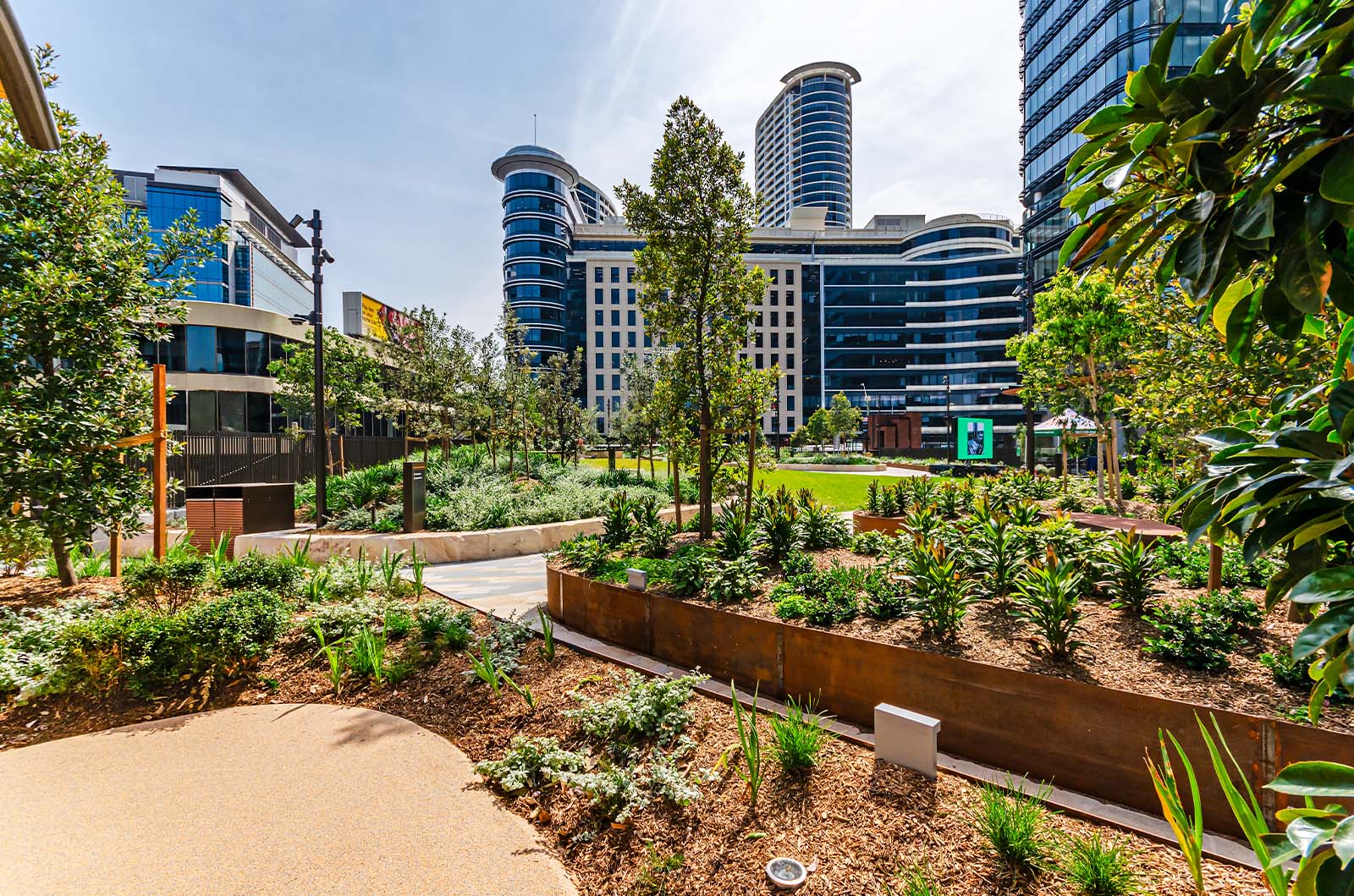 Wadanggari Park - Landscaping & Garden Beds