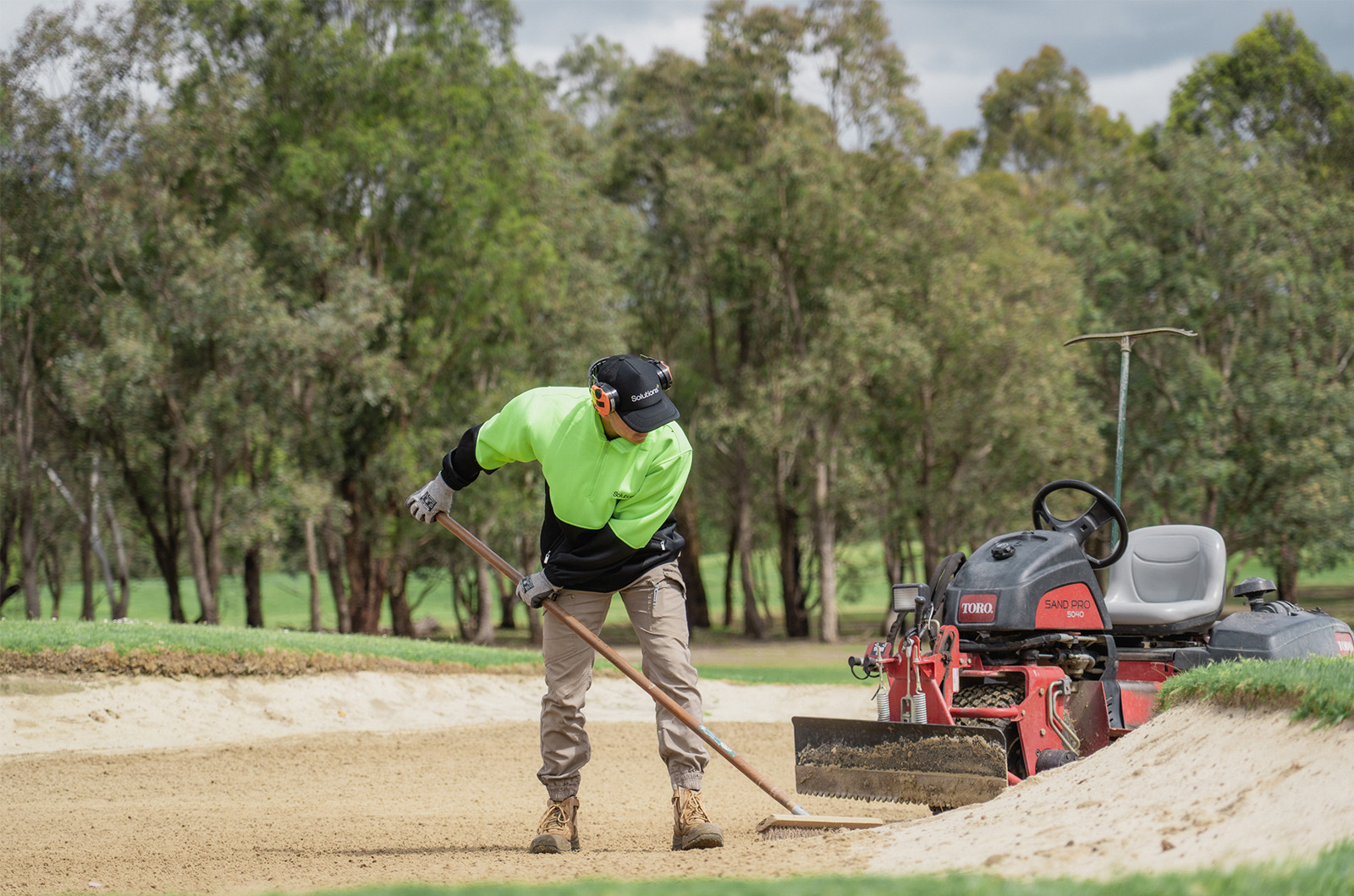 Yarrambat Park Golf Course - Bunker Maintenance