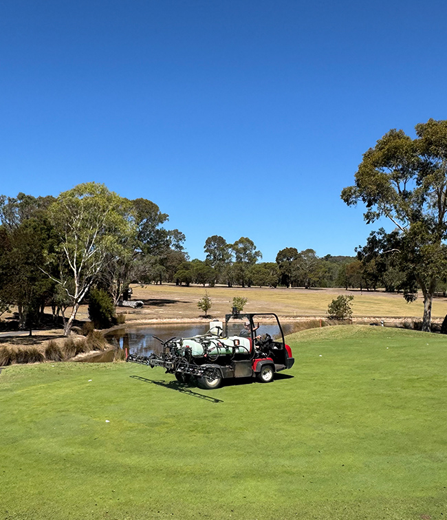 Yarrambat Park Golf Course - Spraying course