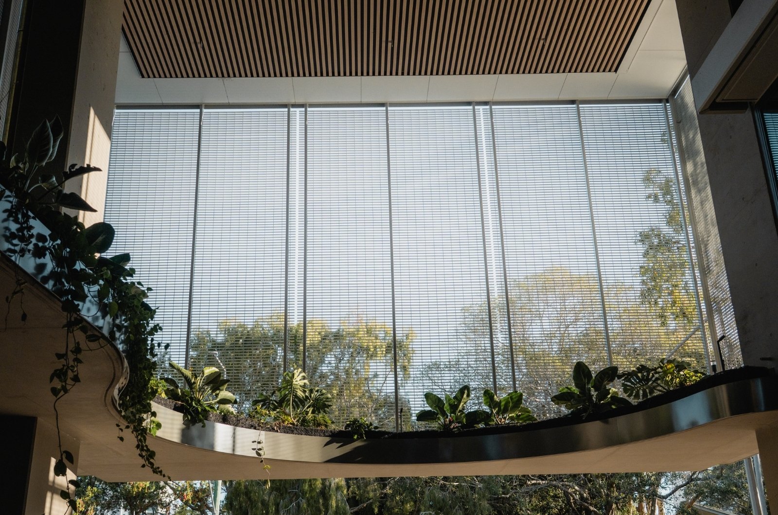 Bill Venardos Park, Indoor greenery